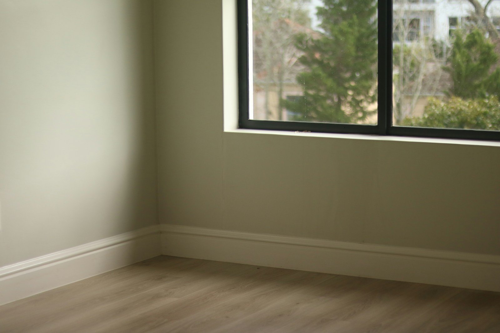 empty room before virtual staging